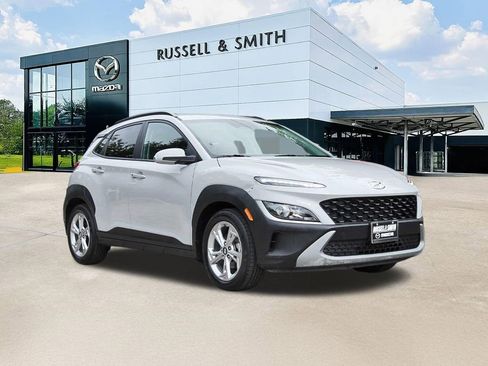 Used 2022 Hyundai Kona SEL FWD image 1