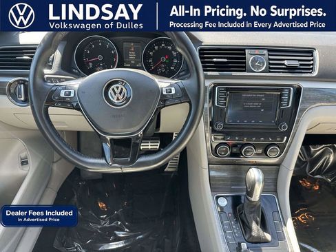 Used 2017 Volkswagen Passat 1.8T SEL Premium FWD image 10