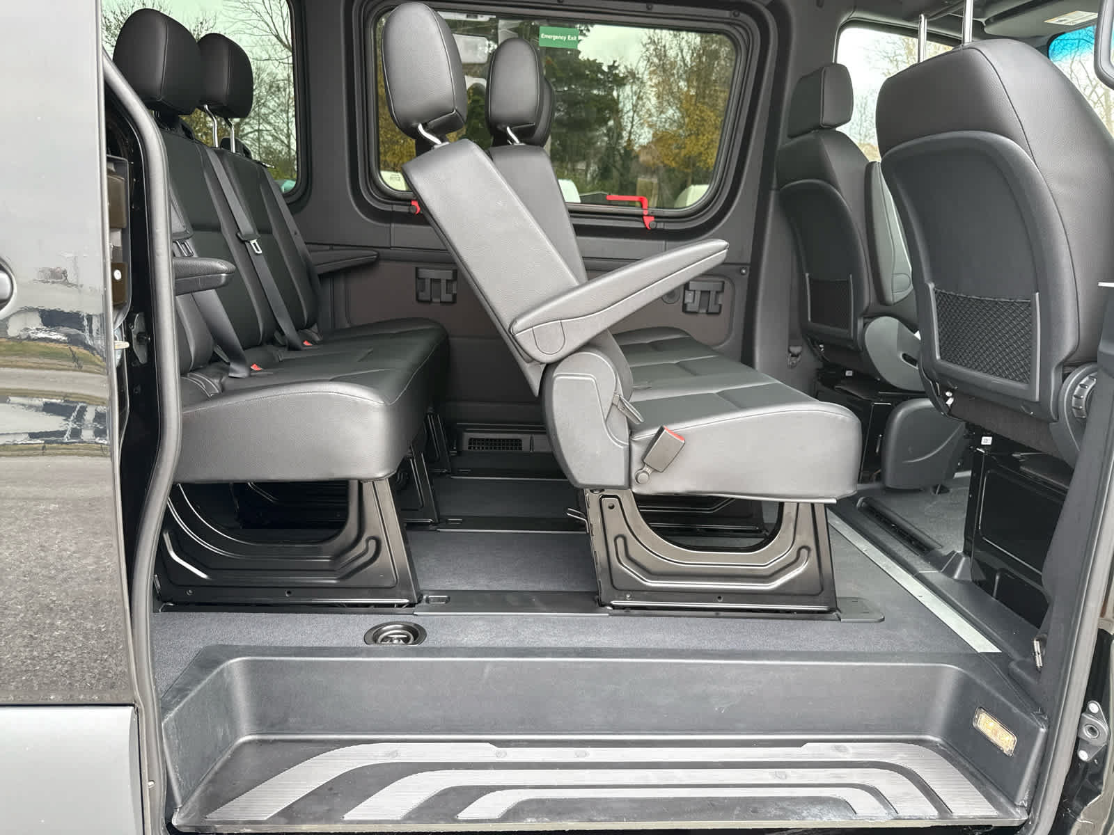 Used 2025 Mercedes-Benz Sprinter 2500 image 32