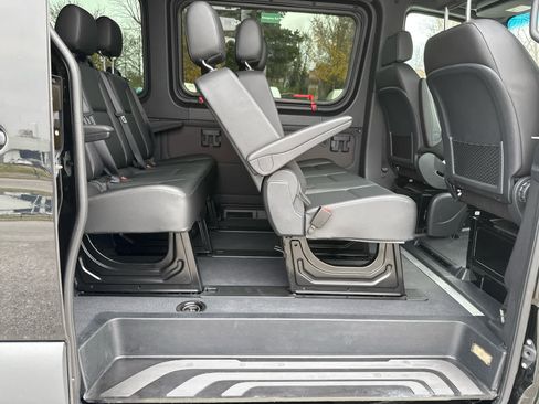 Used 2025 Mercedes-Benz Sprinter 2500 image 32