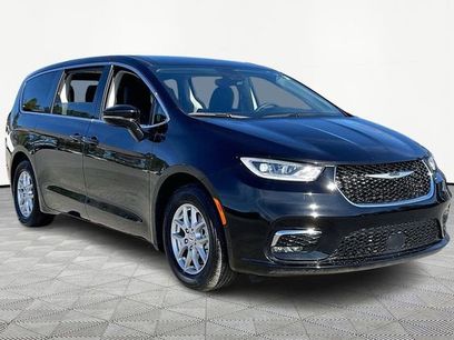 Used 2024 Chrysler Pacifica Touring-L