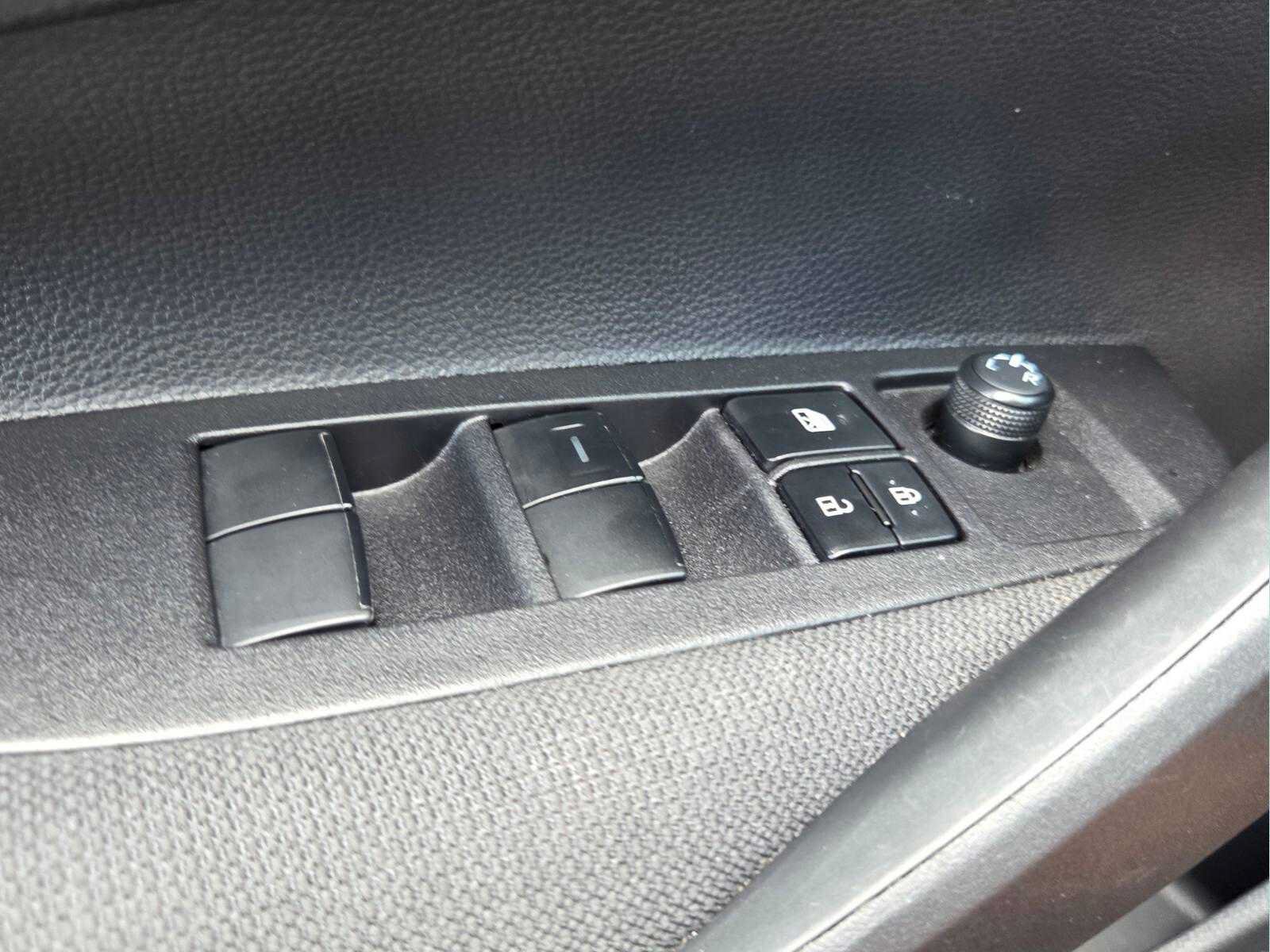 Used 2025 Toyota Corolla LE FWD image 23