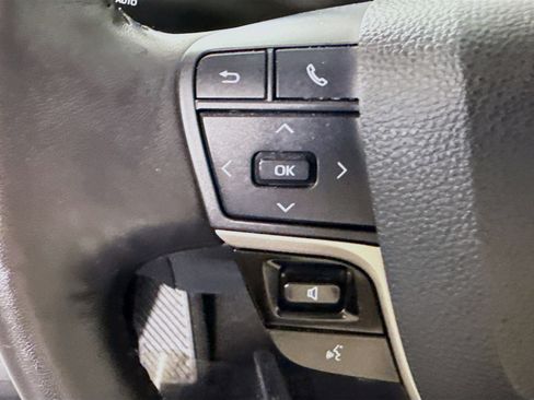 Used 2025 Toyota Camry LE w/ Convenience Package image 14