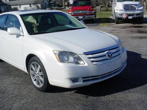 Used 2007 Toyota Avalon XL image 2