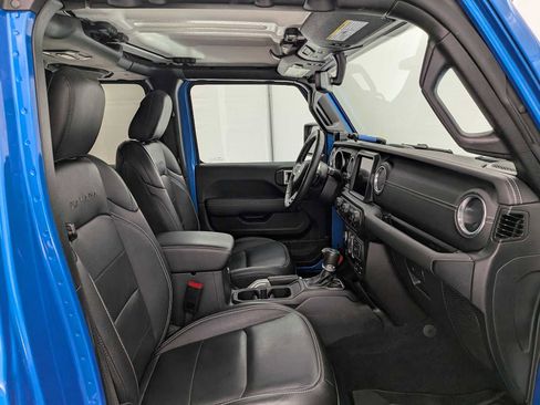 Used 2023 Jeep Wrangler Sahara w/ Cold Weather Group image 21