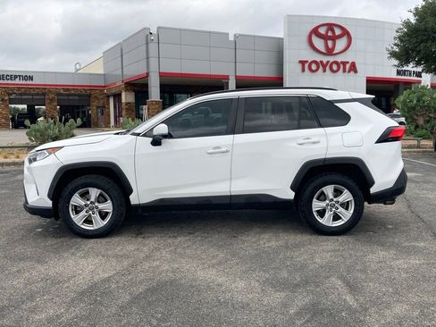 Certified 2021 Toyota RAV4 XLE w/ Convenience Package FWD image 6