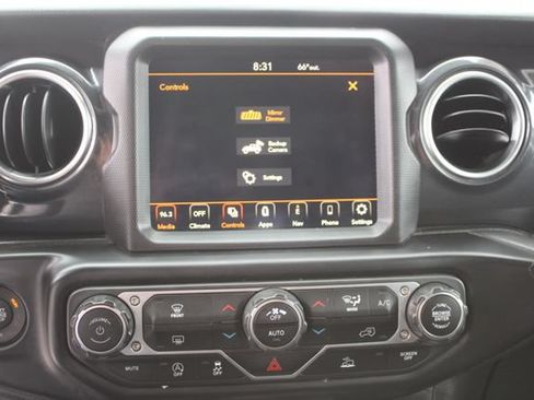 Used 2022 Jeep Wrangler Unlimited Sahara AWD/4WD image 14