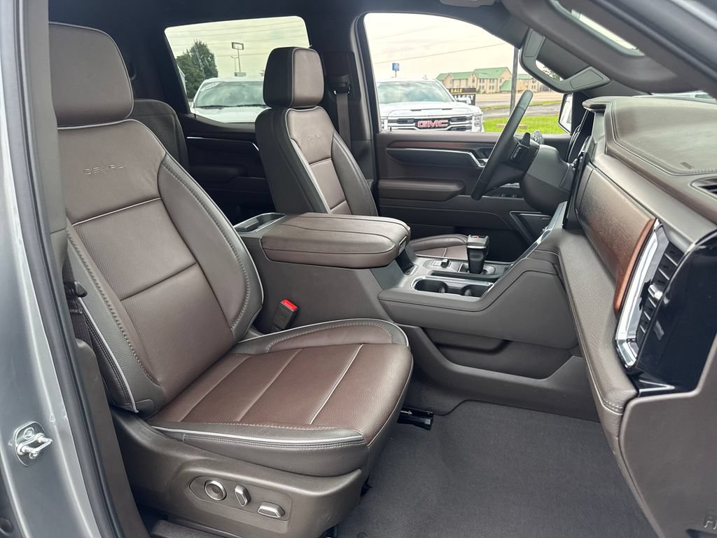 Used 2025 GMC Sierra 1500 Denali w/ Denali Reserve Package AWD/4WD image 11