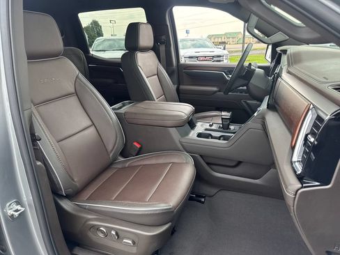 Used 2025 GMC Sierra 1500 Denali w/ Denali Reserve Package AWD/4WD image 11