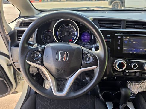Used 2017 Honda Fit EX image 45