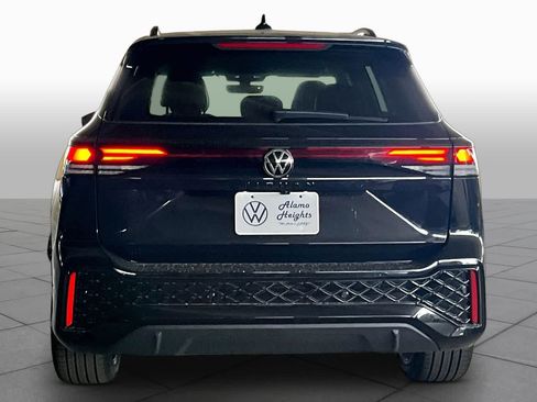 New 2026 Volkswagen Tiguan SE R-Line FWD image 4