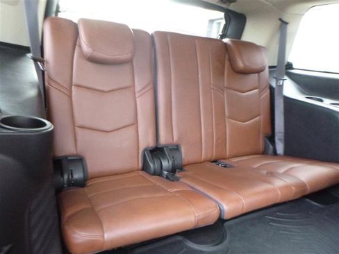 Used 2017 Cadillac Escalade Premium Luxury image 8