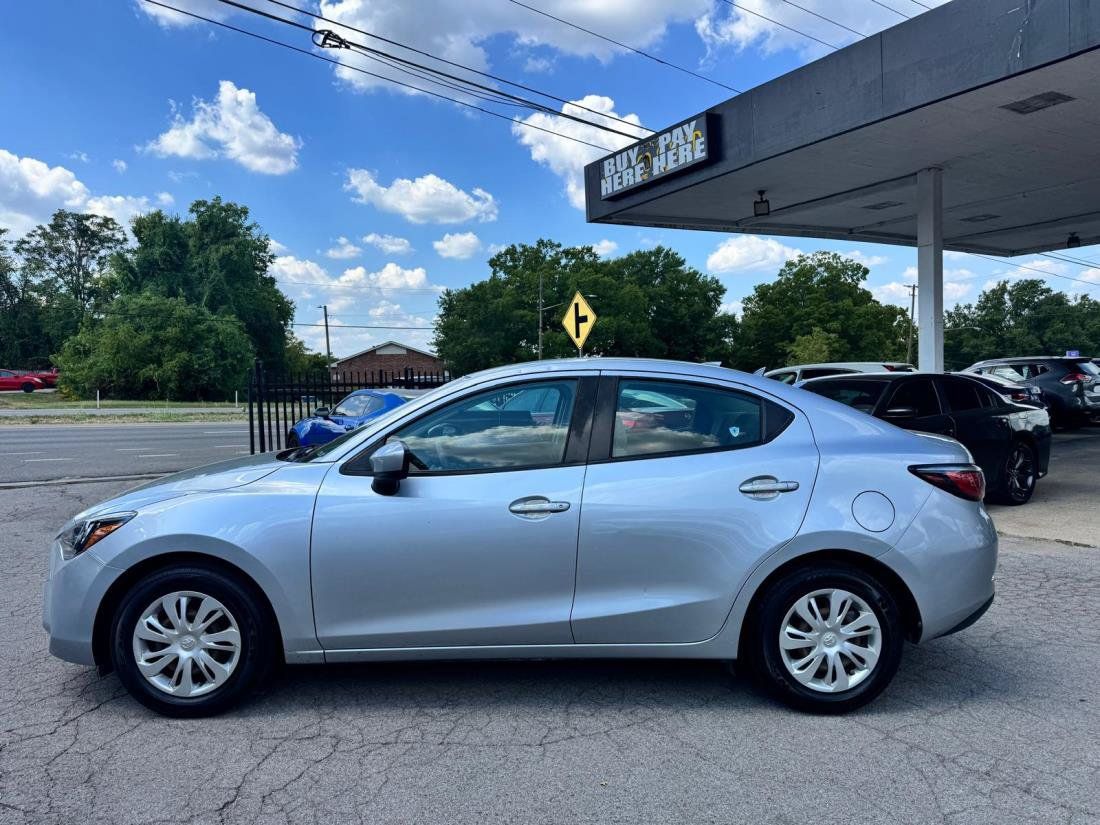 Used 2019 Toyota Yaris L FWD image 4