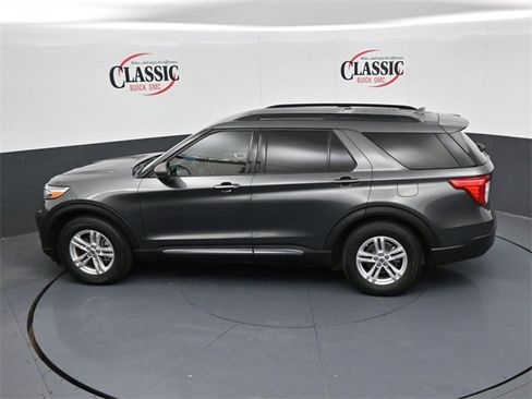 Used 2020 Ford Explorer XLT w/ Equipment Group 202A image 17