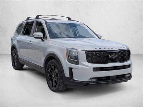 Used 2022 Kia Telluride SX w/ SX Prestige Package AWD/4WD image 3