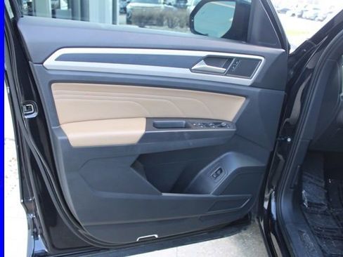 Used 2023 Volkswagen Atlas Cross Sport SE image 20