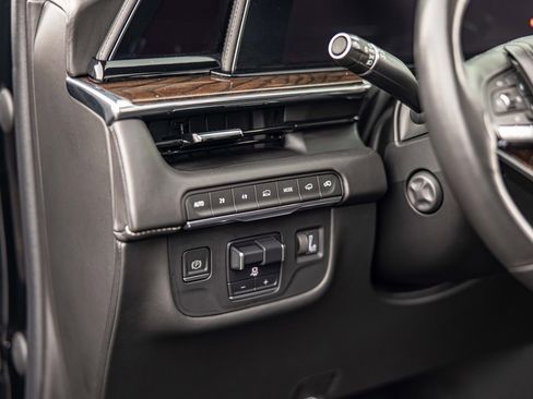 Used 2023 Cadillac Escalade Sport Platinum w/ LPO, ONYX Package image 23