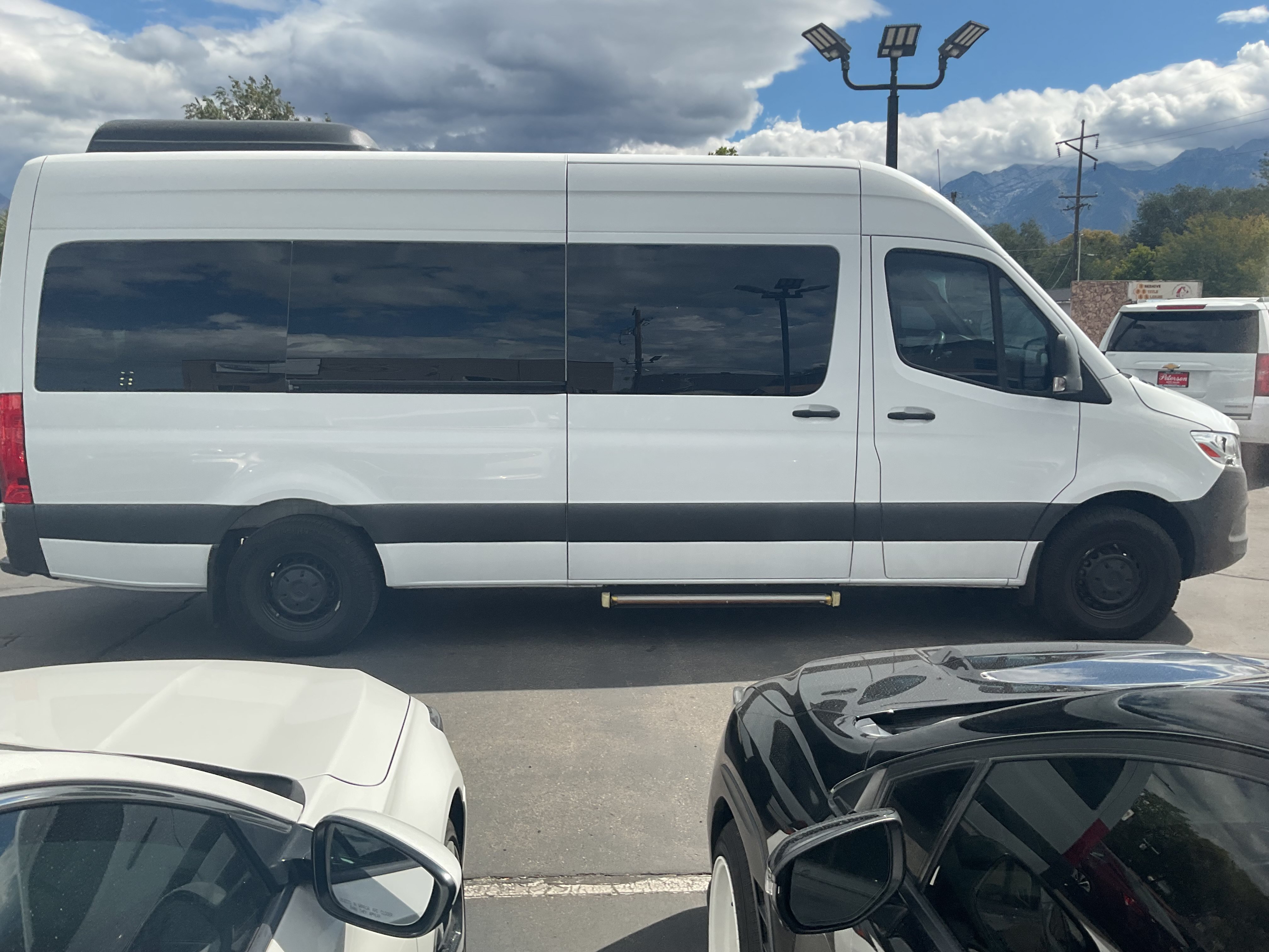 Used 2020 Mercedes-Benz Sprinter 2500 image 4