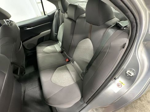Used 2018 Toyota Camry LE FWD image 18