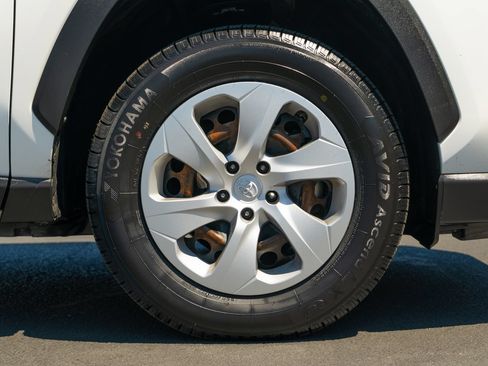 Used 2020 Toyota RAV4 LE w/ Carpet Mat Package FWD image 15