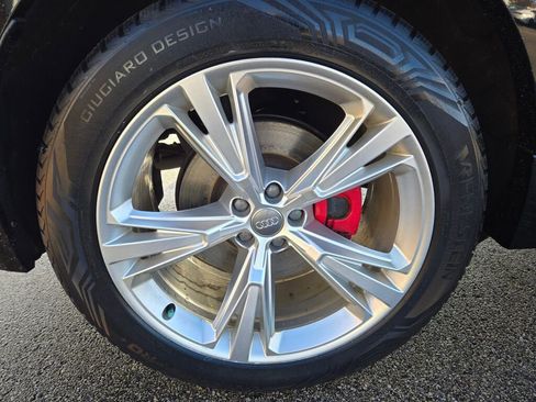 Used 2019 Audi Q8 Prestige w/ Towing Package image 14