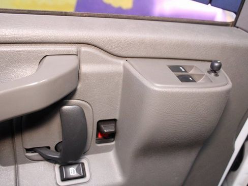 Used 2023 GMC Savana 2500 Extended image 16