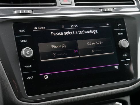 Certified 2024 Volkswagen Tiguan SE R-Line image 22