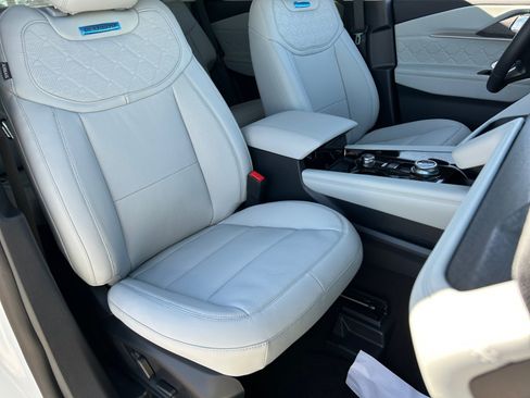 New 2026 Ford Explorer Platinum w/ LUX Leather Package AWD/4WD image 19
