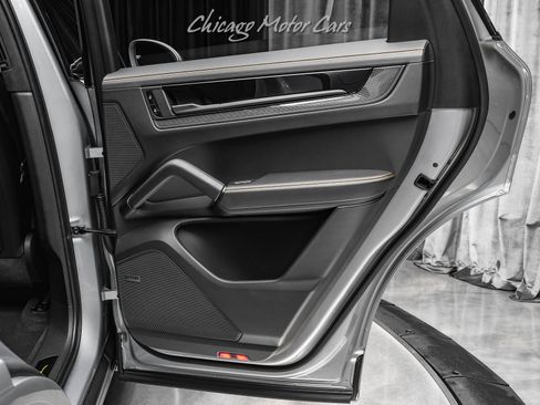 Used 2025 Porsche Cayenne GTS image 38