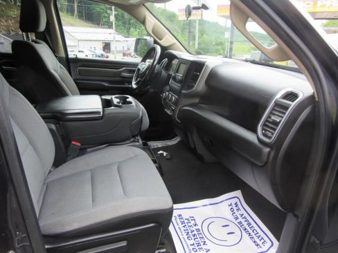 Used 2020 RAM 1500 Big Horn AWD/4WD image 12