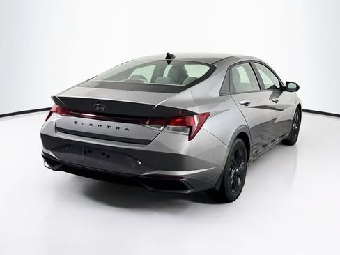 Used 2023 Hyundai Elantra SEL FWD image 8