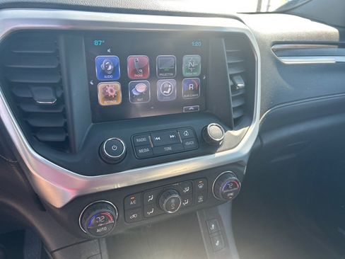 Used 2018 GMC Acadia SLT image 26