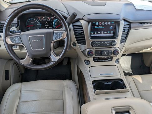 Used 2019 GMC Yukon XL Denali w/ Denali Ultimate Package image 11