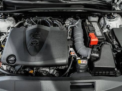 Used 2023 Toyota Camry XSE w/ Navigation Package image 17