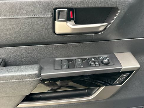 Used 2024 Toyota Tundra Limited image 10