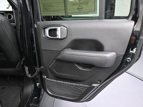Used 2023 Jeep Wrangler Unlimited Sahara w/ Cold Weather Group AWD/4WD image 23