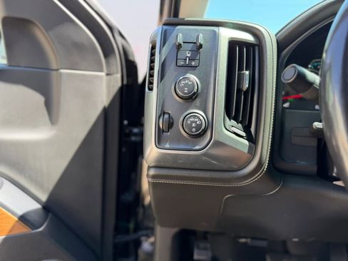 Used 2018 Chevrolet Silverado 1500 LTZ w/ LTZ Plus Package AWD/4WD image 26