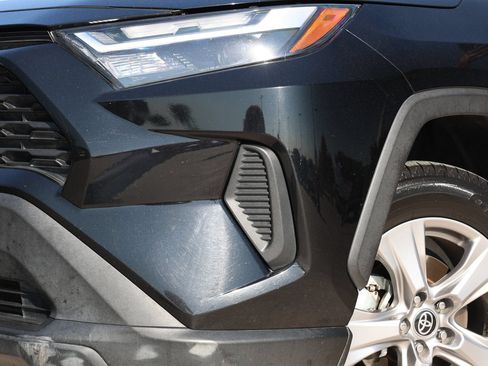 Used 2023 Toyota RAV4 XLE FWD image 11