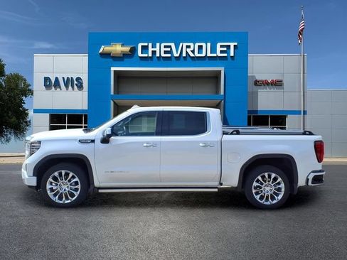 Used 2024 GMC Sierra 1500 Denali w/ Denali Reserve Package AWD/4WD image 6