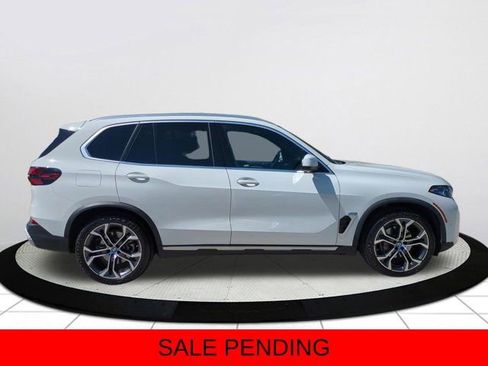 Used 2024 BMW X5 sDrive40i w/ Premium Package RWD image 2