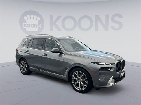 Used 2023 BMW X7 xDrive40i w/ Premium Package image 10