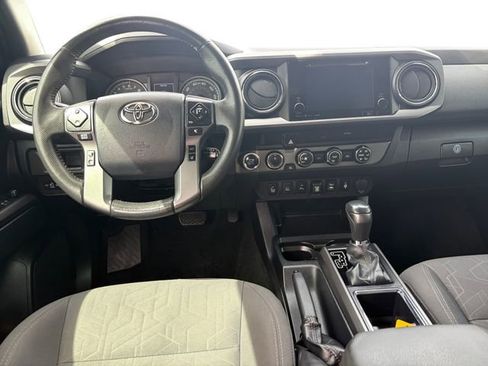 Used 2019 Toyota Tacoma TRD Sport w/ Technology Package image 12