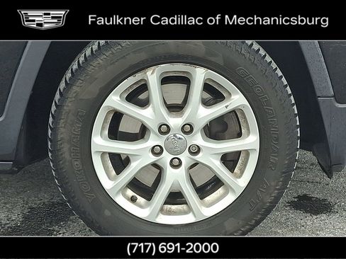 Used 2018 Jeep Cherokee Latitude Plus image 8