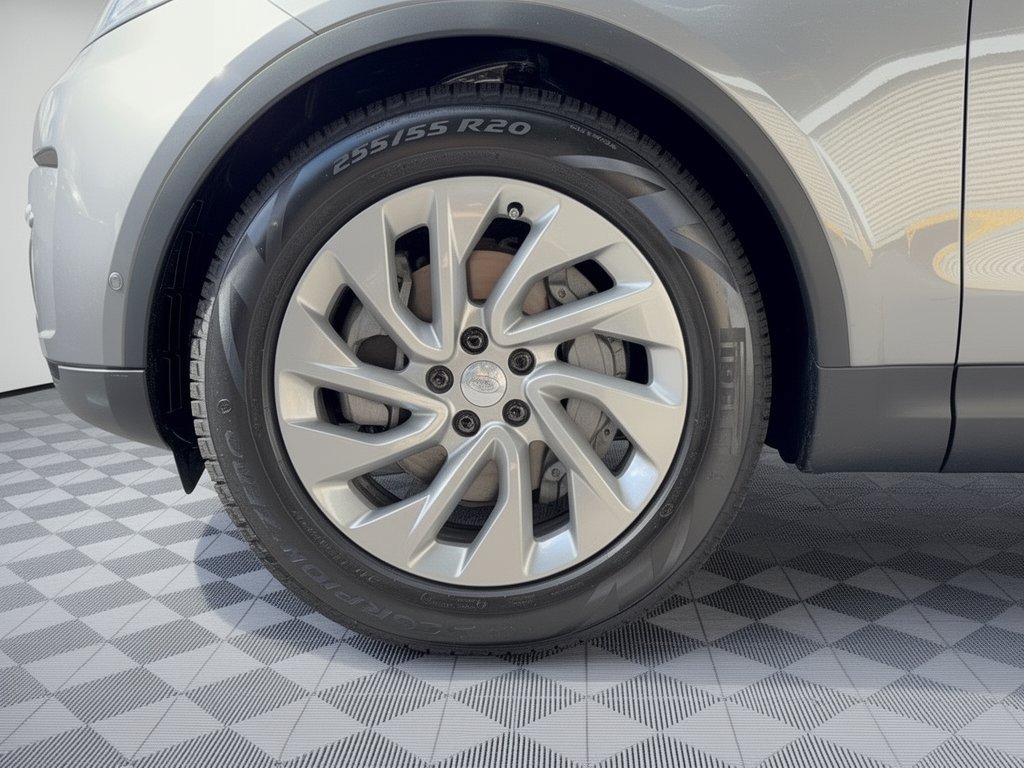 New 2026 Land Rover Discovery S AWD/4WD image 13