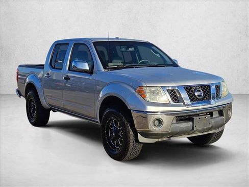 Used 2011 Nissan Frontier SV w/ SV Premium Utility Pkg RWD image 3