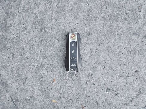 Used 2023 Porsche Taycan 4S w/ Premium Package image 74