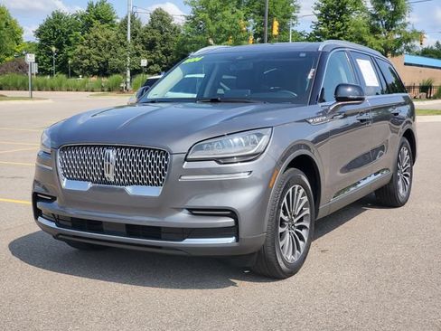 Certified 2023 Lincoln Aviator Reserve w/ Elements Package Plus AWD/4WD image 2
