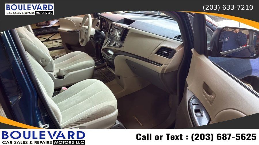Used 2011 Toyota Sienna FWD image 35