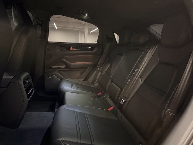 Certified 2026 Porsche Cayenne Turbo GT AWD/4WD image 32