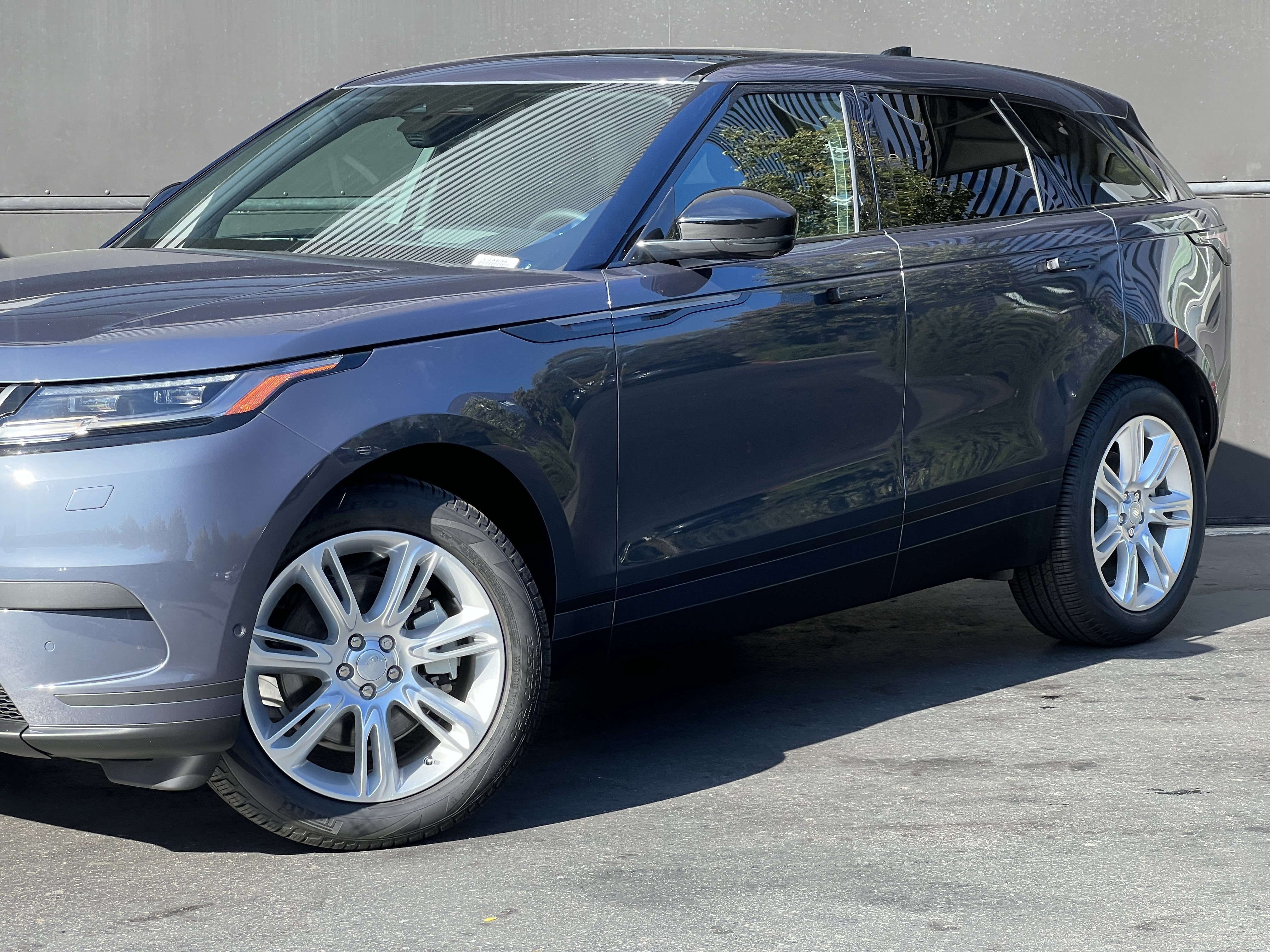 New 2025 Land Rover Range Rover Velar S AWD/4WD image 2